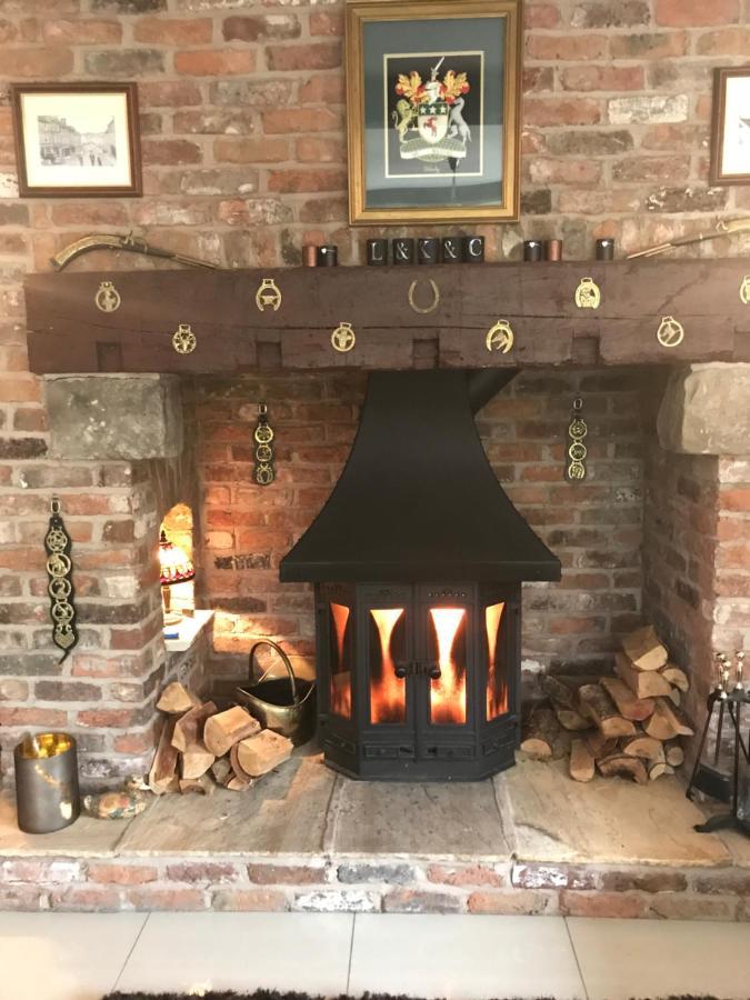 Mickering Barn Bed & Breakfast Aughton Exterior foto