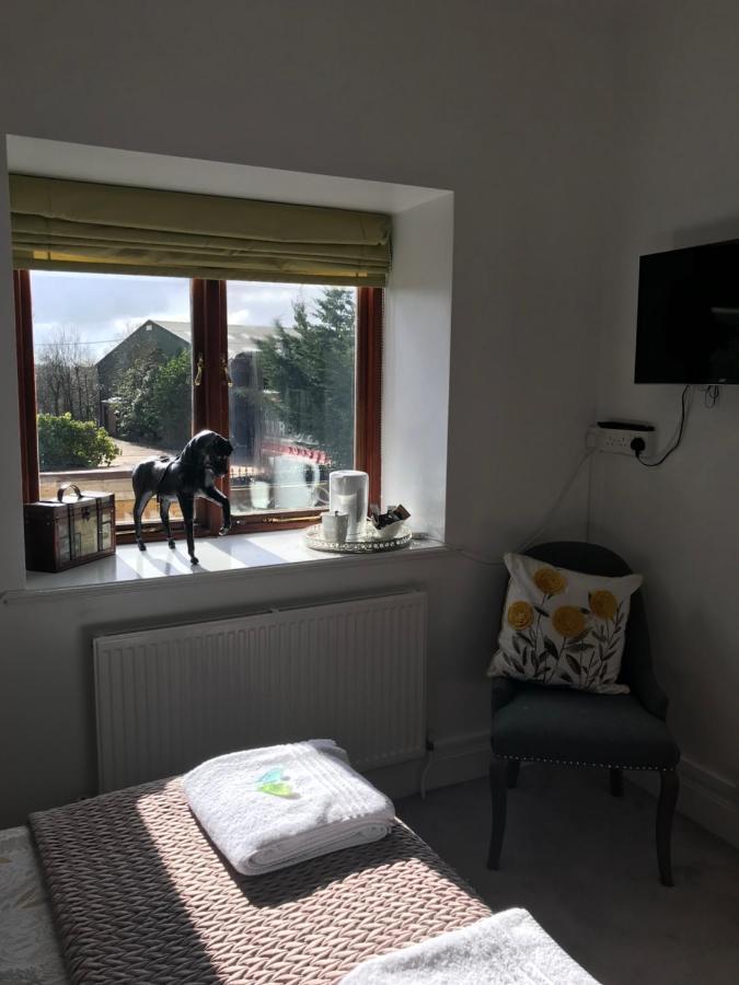Mickering Barn Bed & Breakfast Aughton Exterior foto